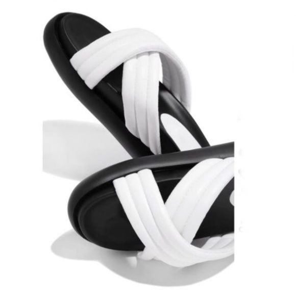 !! NEW !! Padded Criss Cross Platform Slide Sandals in White - Picture 4 of 7